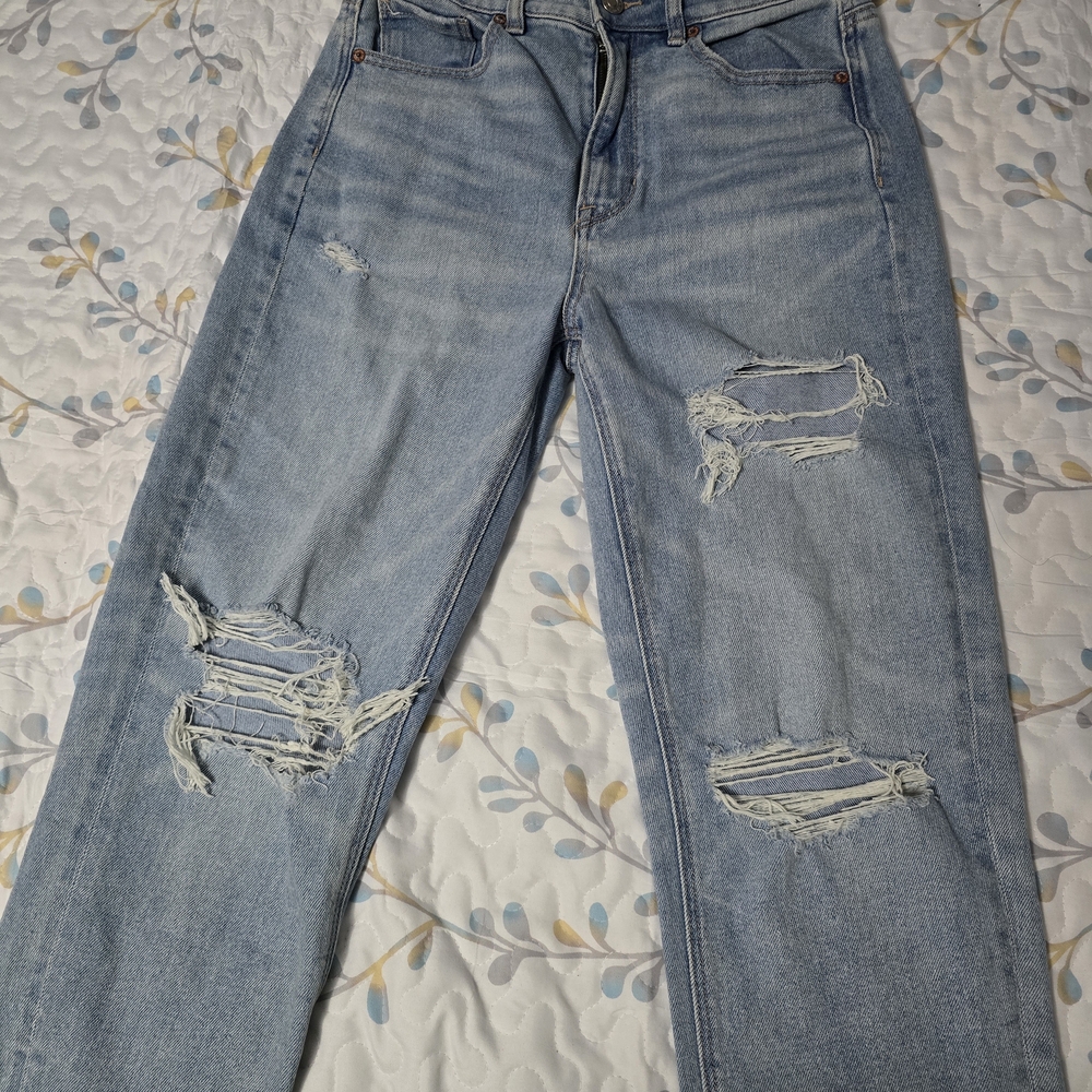American Eagle Outfitters Light Blue Distressed Boyfriend Jeans